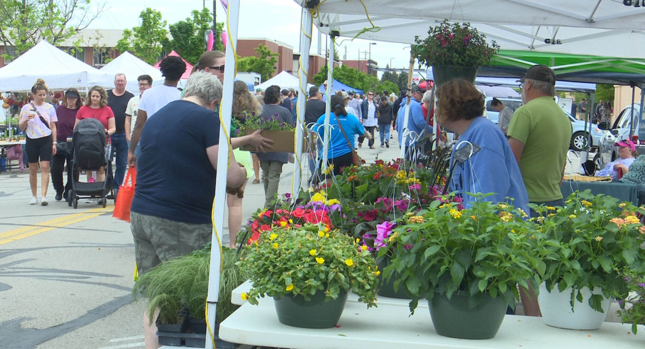 Green Bay's first Saturday Farmers Market of the year kicks off